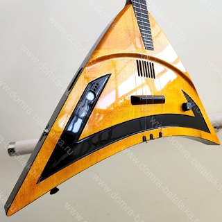 18. Electric balalaika in traditional shellac colour.