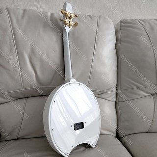 76. Domra four-string black-and-white 