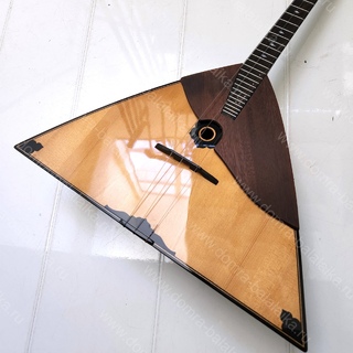 85 The “Classic” balalaika