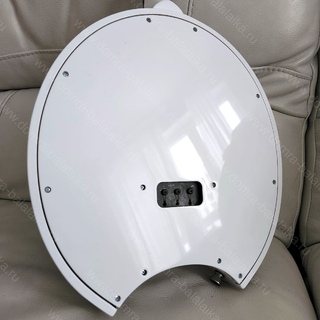 86 An electric domra in a white‑and‑silver colour scheme