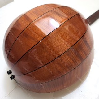 102. Student domra with near‑concert sound