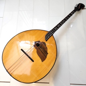 99. Bass domra